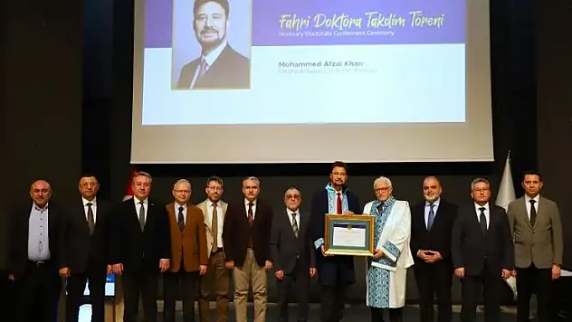 NEÜ'de küresel siyaset masaya yatırıldı