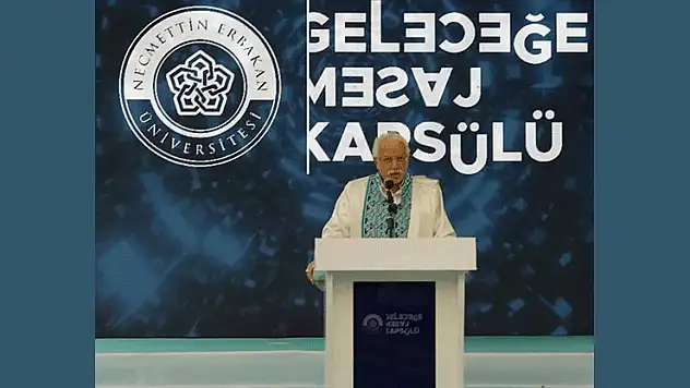 NEÜ'de mezuniyet coşkusu