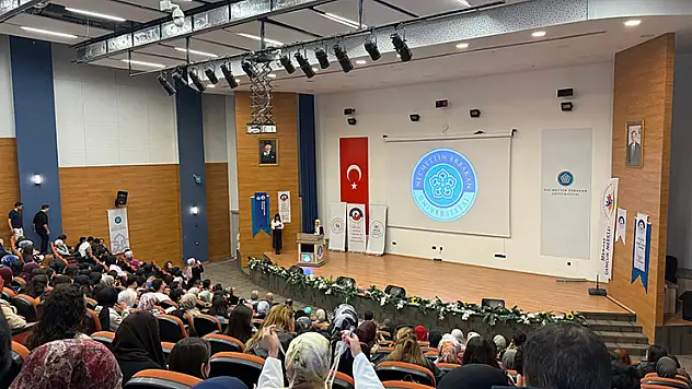 NEÜ'de Sağlık Bilimleri Öğrenci Kongresi gerçekleştirildi
