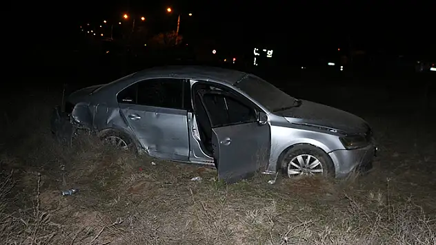 Nevşehir'de çarpışan iki otomobilden biri tarlaya devrildi: 1 ölü, 1 yaralı

