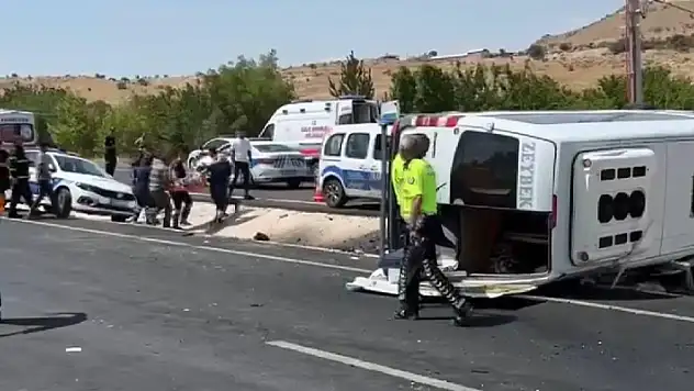 Nevşehir'de düğün yolunda kaza: 13 yaralı
