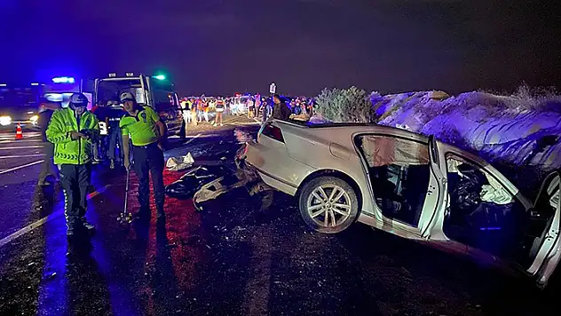 Nevşehir'de iki otomobilin çarpıştığı kazada 4 kişi hayatını kaybetti
