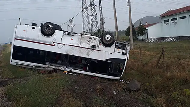 Nevşehir'de minibüs devrildi: Çok sayıda yaralı var