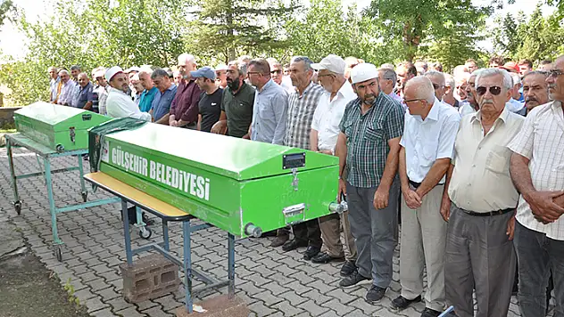 Nevşehir'de sel sularına kapılarak hayatını kaybeden çiftin cenazesi toprağa verildi
