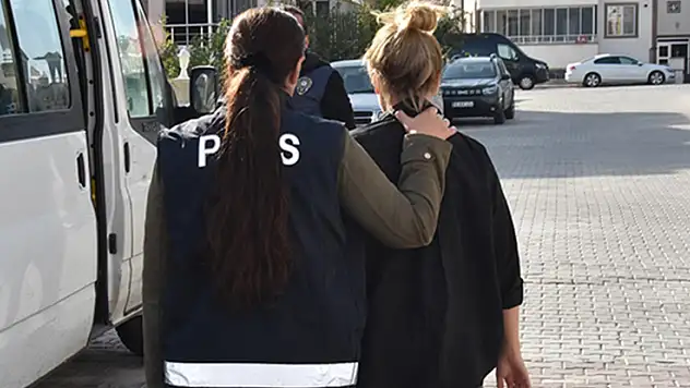 
Nevşehir merkezli 6 ilde yasa dışı bahis operasyonunda 15 zanlı yakalandı