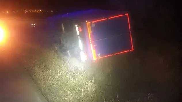 Nevşehir'de devrilen kargo kamyonunda sürücü hayatını kaybetti