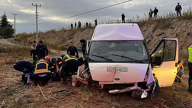 Nevşehir'de işçi servisi devrildi: 5 yaralı
