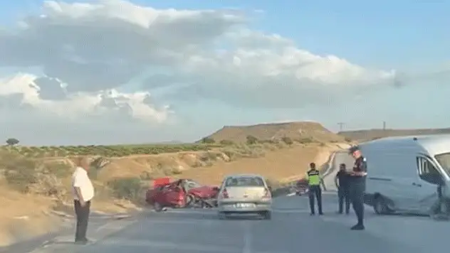 Nevşehir'de otomobil ile minibüs kafa kafaya çarpıştı: 1 ölü, 2 yaralı