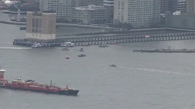 New York'ta helikopter düştü: 6 ölü