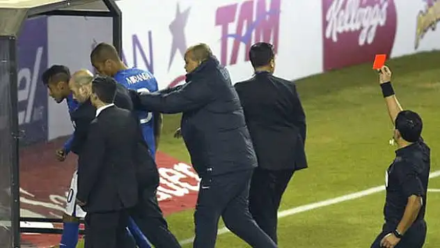 Neymar isyan etti!