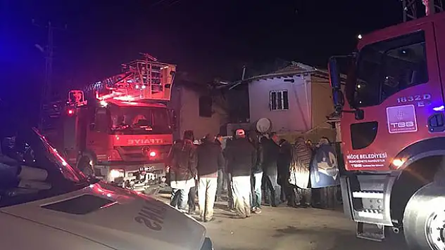 Niğde'de iki katlı evde çıkan yangında 2'si çocuk 4 kişi öldü, 3 kişi yaralandı