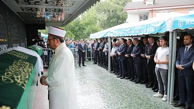Niğde'deki otobüs kazasında  hayatını üniversiteli Sude Akkuş'a veda