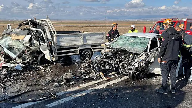 Niğde'de feci kaza: 1 ölü, 2 ağır yaralı
