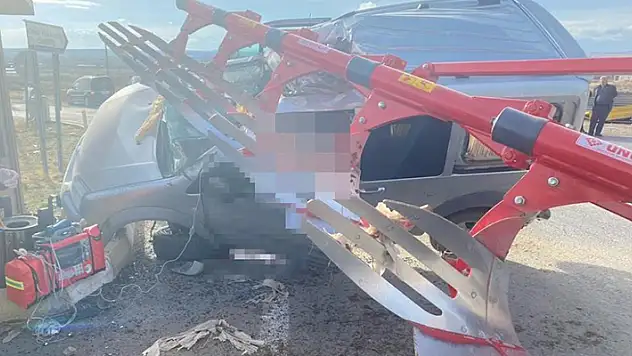 Niğde'de feci kaza: Polis memuru hayatını kaybetti
