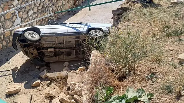 Niğde'de otomobil su kanalına düştü: 4'ü çocuk 6 yaralı
