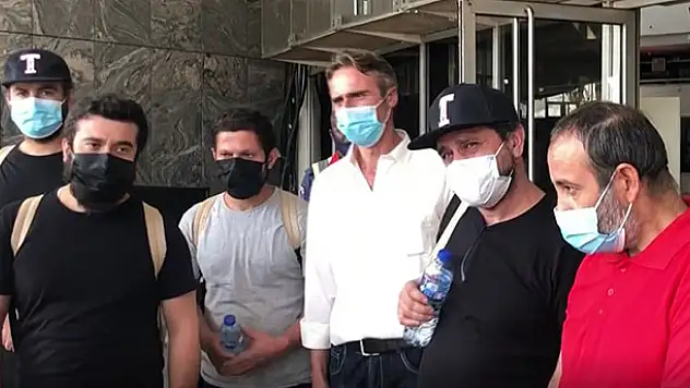 Nijerya'da serbest bırakılan Türk gemiciler Abuja Büyükelçiliğinde