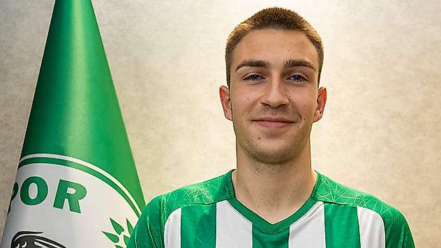 Niko Rak, ilk kez forma giydi