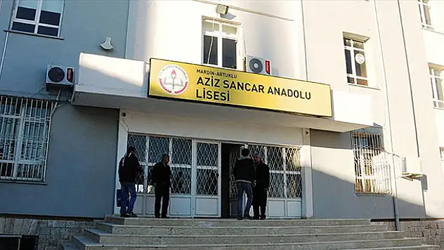 Nobel Kimya Ödülü sahibi Sancar'ın adı okuduğu liseye verildi