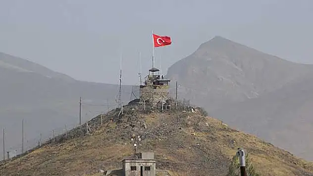 Nöbet kulübelerine roketatarlı saldırı