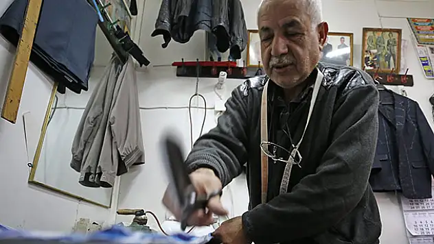 Nostaljik çizgili pijamaları yaşatan usta
