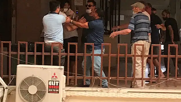 Noterde anlaşamayan taraflar tekmeli yumruklu kavga etti