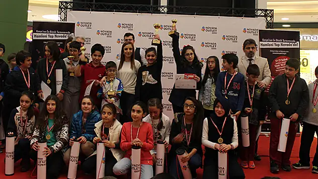 Novada Satranç Turnuvası'nın kazananları belli oldu