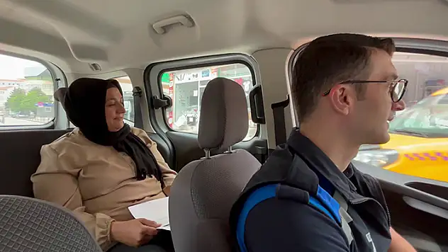 Nüfus cüzdanını kaybeden üniversite adayı zabıta ekipleri tarafından sınav merkezine götürüldü
