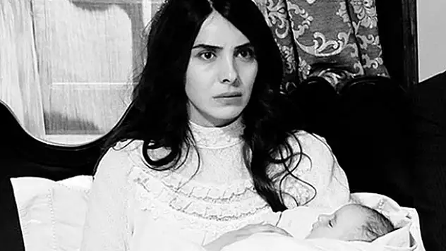Nur Fettahoğlu bu kez dizide anne oldu