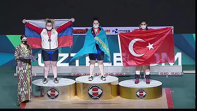 Nuran Yalçın'dan bronz madalya
