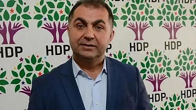 O belediye başkanları görevden alındı