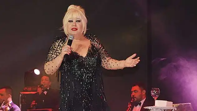 O şarkı Muazzez Abacı'yı duygulandırdı