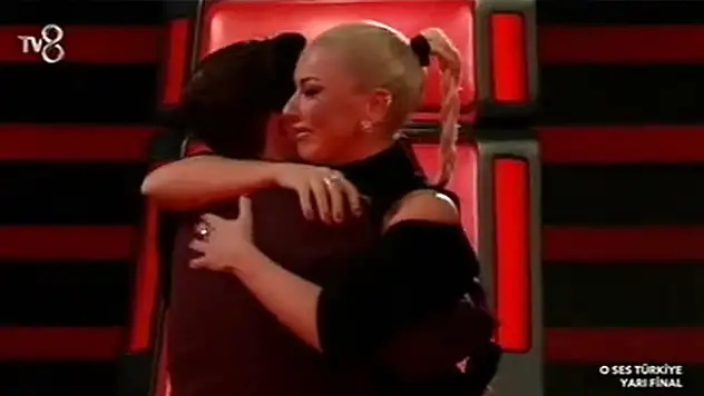 O Ses Türkiye'de Hadise gözyaşlarına hakim olamadı!