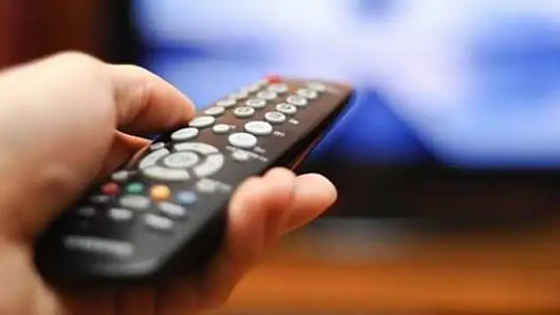 O televizyon ve gazeteler de kapanıyor