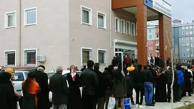O üniversite sözleşmeli personel alacak
