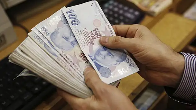 Ocak ayında milyonlarca emeklinin maaşı değişecek