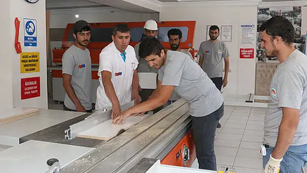 Odaların düzenlediği mesleki eğitim kursları istihdama katkı sağlıyor