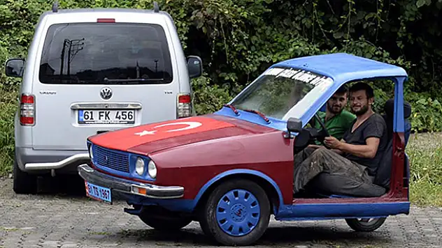 Of'lu motor ustaları arabayı ikiye böldü