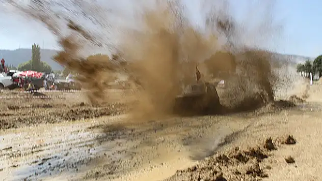 Off-Road yarışları nefes kesti