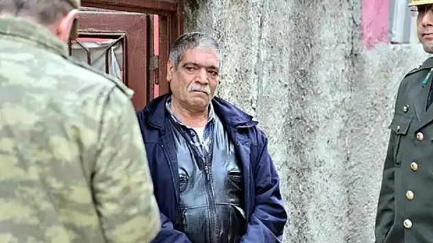 Oğlunun şehit haberini aldığı sıradaki bakışlarıyla hafızalara kazınan baba hayatını kaybetti
