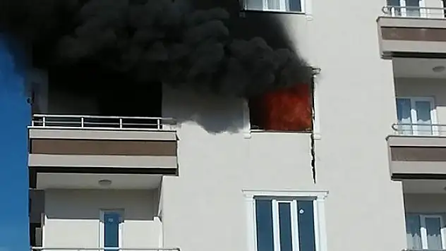 Öğrenci evinde patlama: 2'si ağır, 3 yaralı