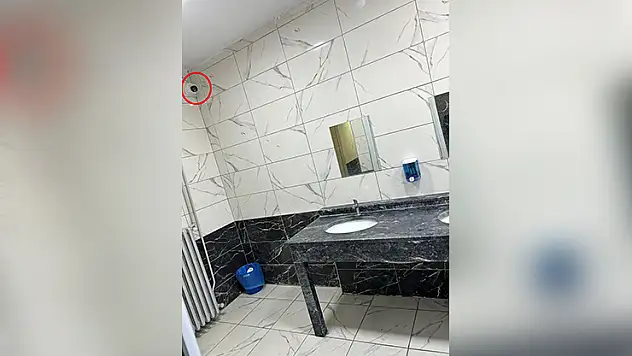 Öğrenci tuvaletlerinde kamera soruşturması okul müdürü görevden alındı