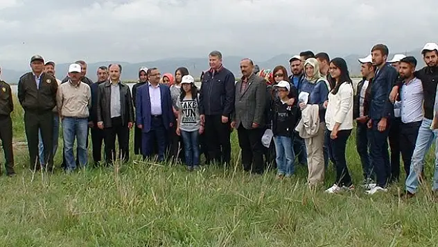 Öğrenciler Akgöl'de Dünya Göçmen Kuşları Gününü kutladı