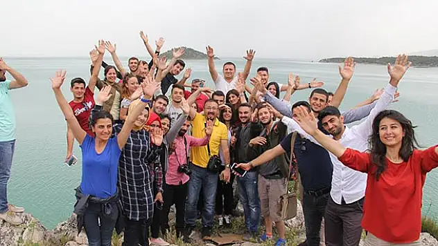 Öğrenciler, Beyşehir'de endemik bitkileri inceledi