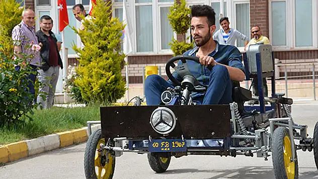 Öğrenciler hurdalardan iki bin liraya otomobil yaptı