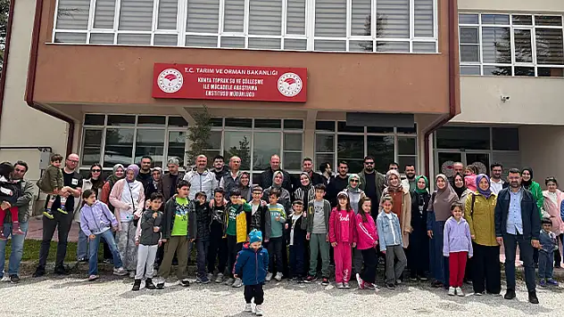Öğrenciler, Karapınar'da çölleşmeyle mücadele çalışmalarını inceledi
