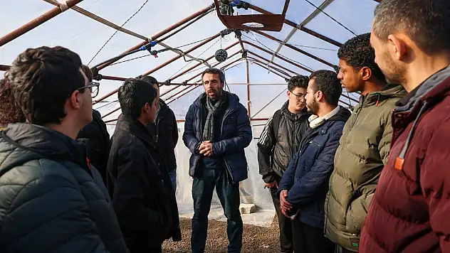 Öğrenciler Selçuklu Belediyesi Kompost Üretim Tesisi'ni ziyaret etti