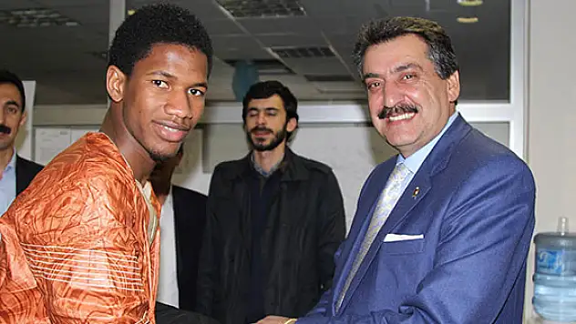 Öğrencilerden Başkan Kale'ye ziyaret