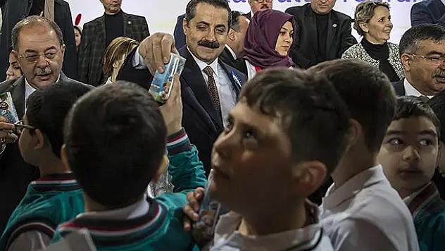 Öğrencilere 290 milyon kutu süt dağıtılacak