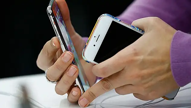 Öğrencilere cep telefonu, bilgisayar ve internet desteği Resmi Gazete'de
