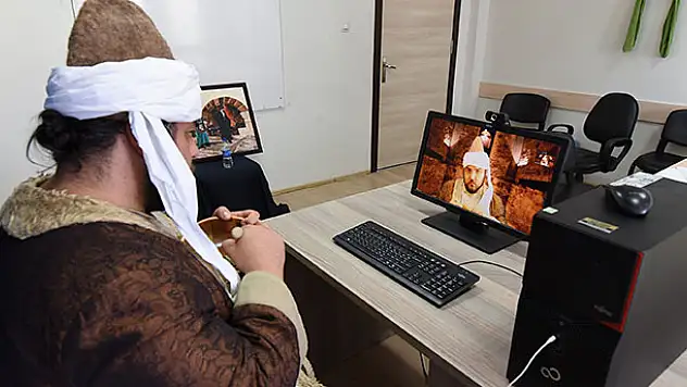 Öğrencilere online tiyatro sürprizi